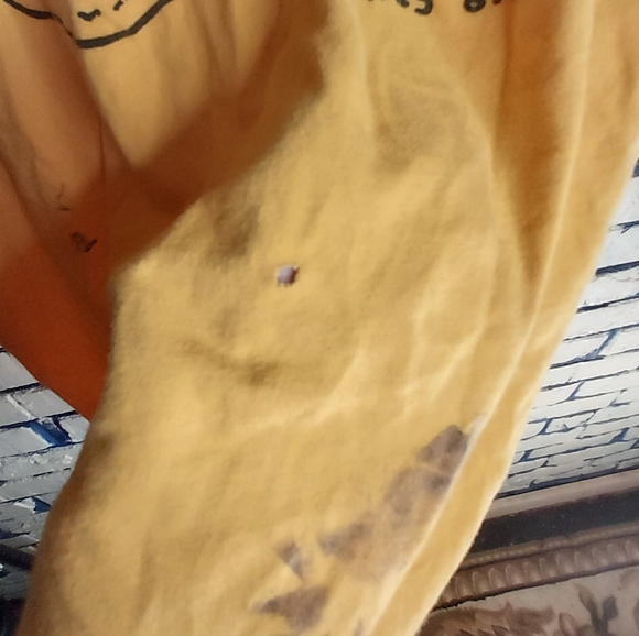 Distressed tee - Picture 3 of 6